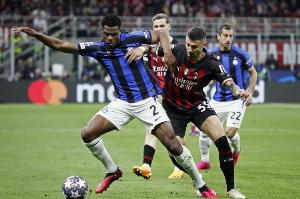 每体:邓弗里斯2500万欧解约金月底到期,门德斯已将他推荐给巴萨