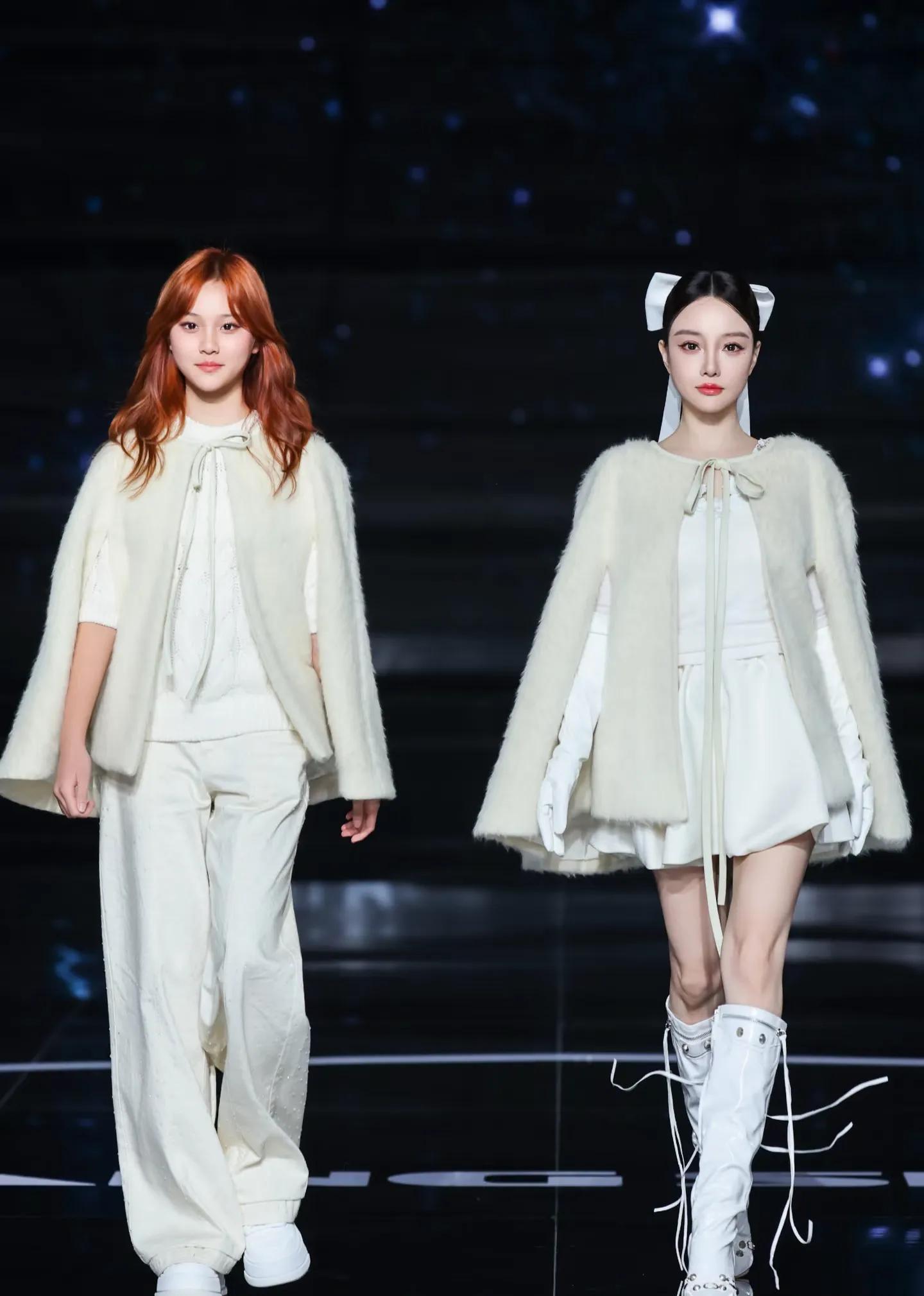 九游体育-杜华晒星二代走秀！甜馨比李小璐还高，酒窝有星范儿，黄奕尴尬了