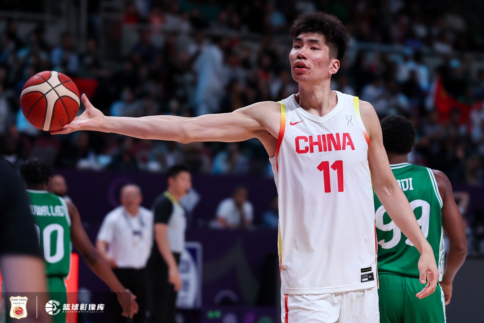 九游体育官网入口-赵睿:余嘉豪在欧洲拉练的时候打得很好 来回跑、体能是他的弱项