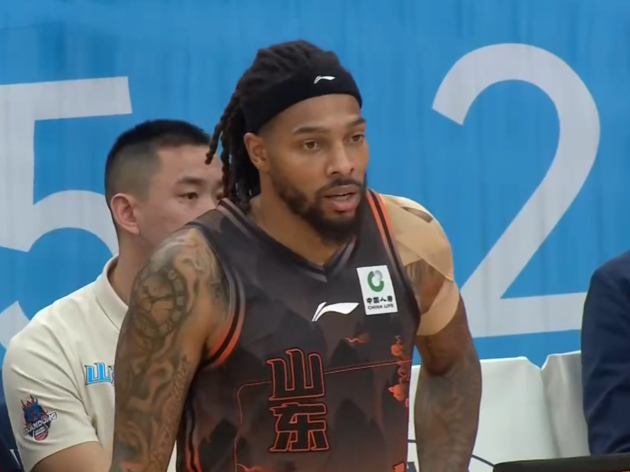 九游体育app-8连胜！山东男篮一波流击溃宁波，珀塞尔下起三分雨，鲍威尔回暖