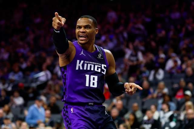 九游体育官网入口-梦回巅峰！昔日雷霆三少同天爆发，同砍25+带领球队赢下比赛