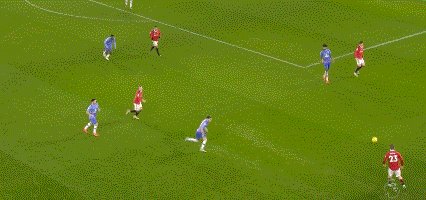 九游体育app-【早报】强行制造悬念？枪手两度点球未判惹争议！