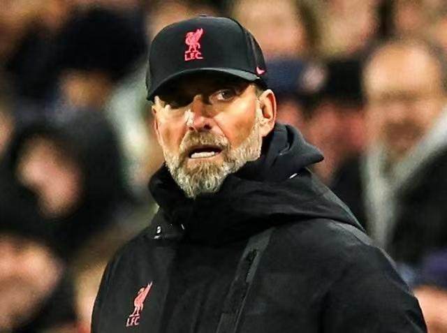 九游体育app-【早报】强行制造悬念？枪手两度点球未判惹争议！