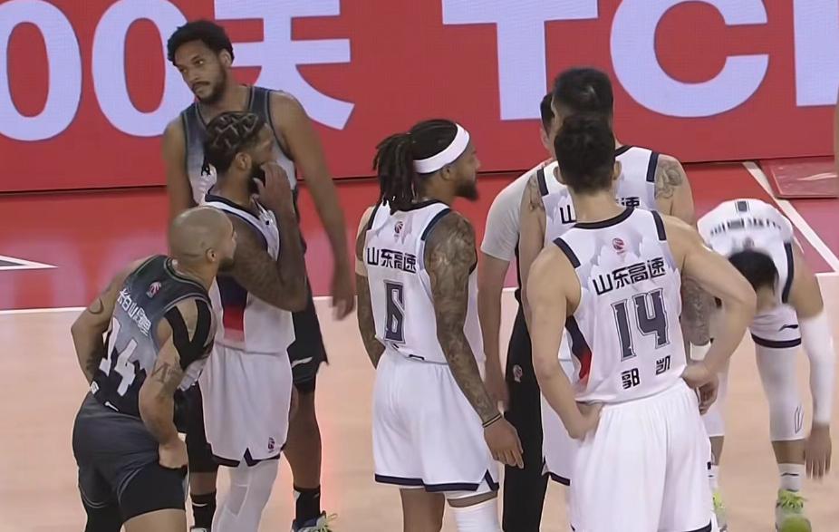 九游体育官网-山东男篮逆转吉林9分险胜，陶汉林12+7鲍威尔爆发，姜伟泽17+4+4