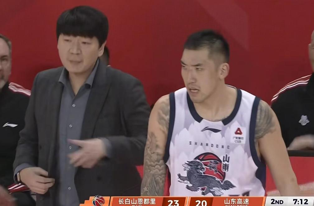 九游体育官网-山东男篮逆转吉林9分险胜，陶汉林12+7鲍威尔爆发，姜伟泽17+4+4