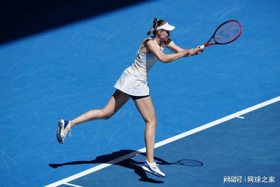 九游体育官网入口-斯瓦泰克不敌莱巴金娜全满贯梦想破碎，网友：双巴大战要来了